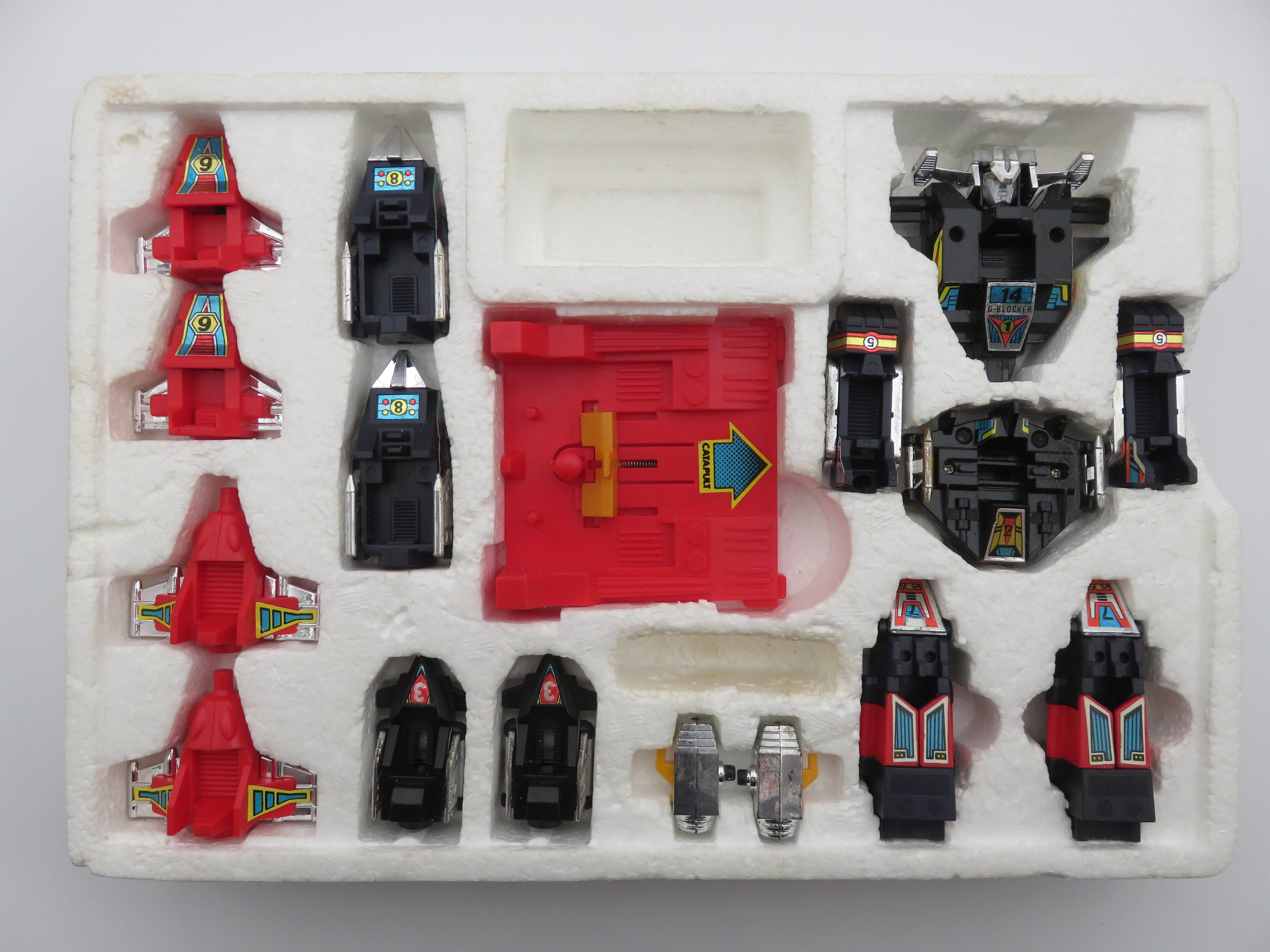 DIAKRON Multi-Force 14 Robot Figure - Takara (1983) Vintage Japanese Toei Mecha Toy